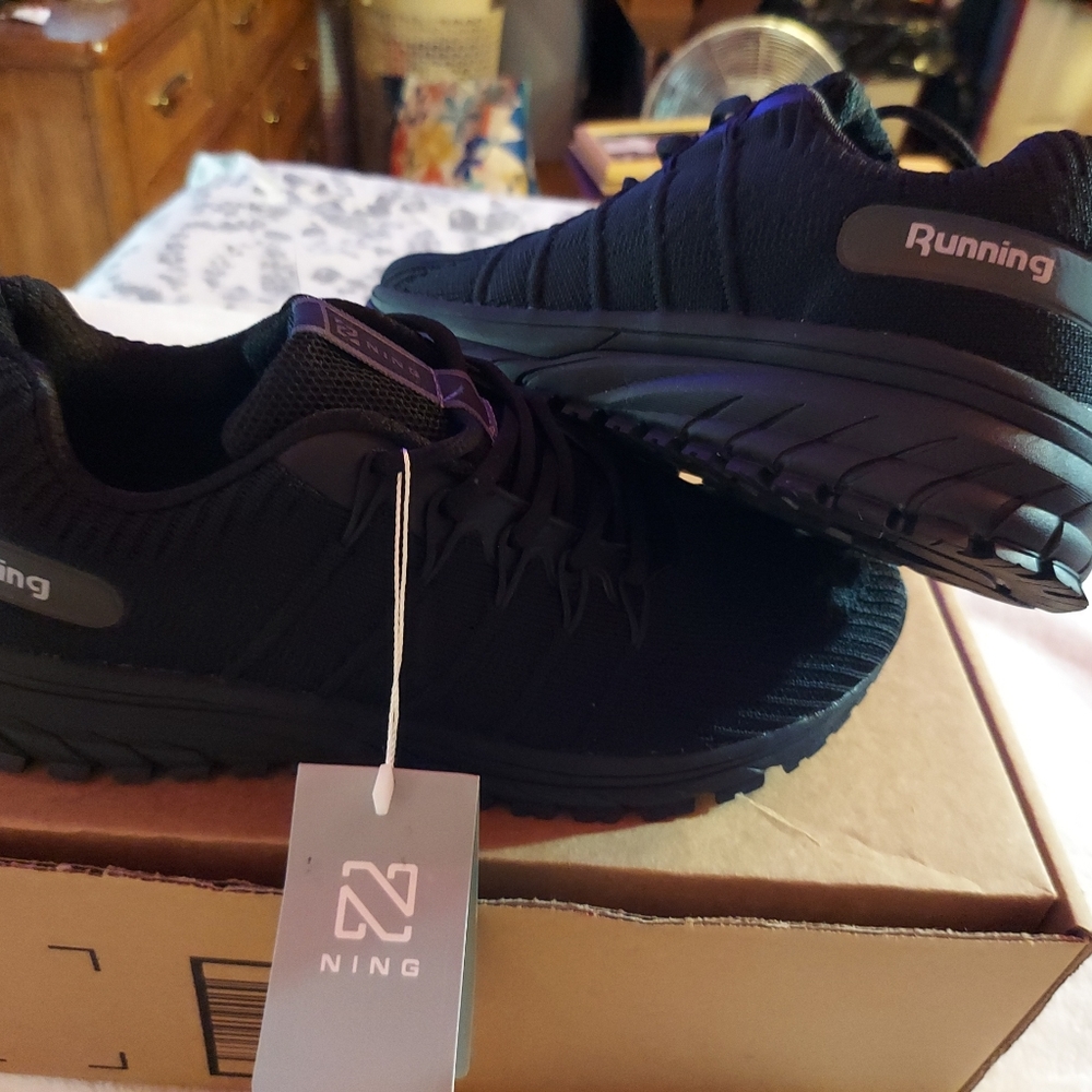 NING Men's Black Running Shoe 8.5M